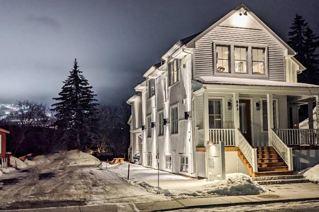 883 Suite 102 Bromont Vieux Village 2Cac , Foyer Exterior foto